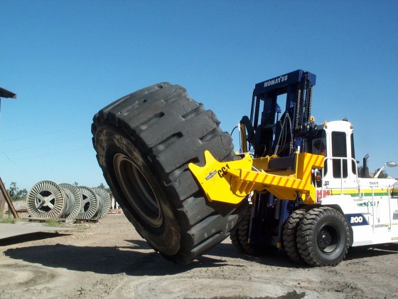 DCP_1227,Callide tyre handler5